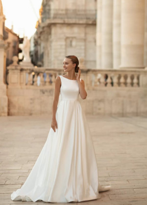 Ivory Satin V Back Minimalist Wedding Dress With Bow